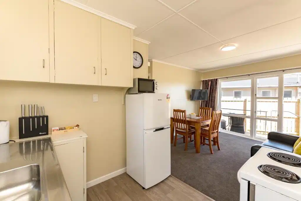 Waitangi Beach Bach 30A